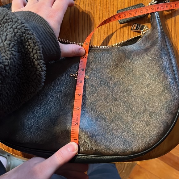 COACH HARLEY HOBO IN SIGNATURE- lightly used. - Picture 9 of 9